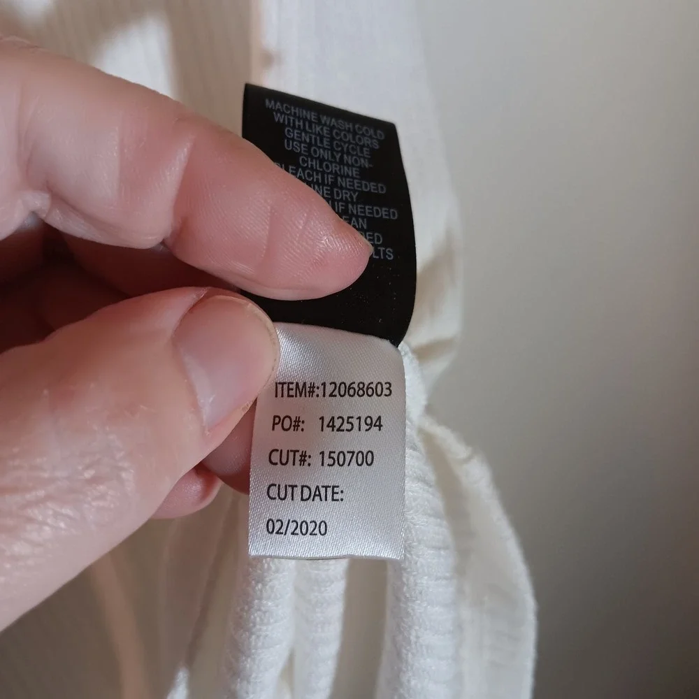 Torrid Sleeveless Ribbed Turtleneck Tank Top White Plus Size Blouse‎ - Picture 7 of 7